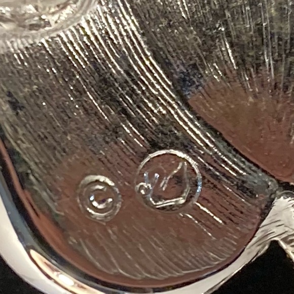 Swarovski Pave Leaf Brooch with Lady Bug - Picture 3 of 6